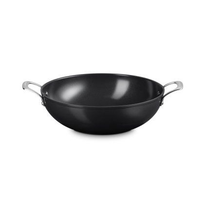 224394 wok essential 32 cm 6 l cerna hlinik le creuset
