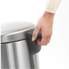 Koš za smeti s pedalom NEWICON, 30 l, odporen na prstne odtise, mat jeklo, Brabantia