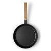 Ponev z nelepljivim premazom NORDIC KITCHEN, 24 cm, z lesenim ročajem, Eva Solo