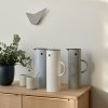 Termo vrč EM77, 1 l, svetlo siva, Stelton
