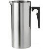 Vrč za vodo ARNE JACOBSEN, 2,0 l, iz nerjavečega jekla, Stelton