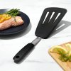Kuhinjska obračalka GOOD GRIPS, 34 cm, črna, silikonska, OXO