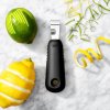 Lupilec citrusov GOOD GRIPS, 13 cm, črna, plastika, OXO
