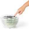 Posoda z vrtljivim cedilom GOOD GRIPS, 2,7 l, bel, plastičen, OXO