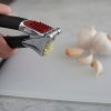 Stiskalnik za česen GOOD GRIPS, 18 cm, črna, iz nerjavečega jekla, OXO