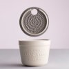 Posoda za česen INNOVATIVE KITCHEN, 12 cm, s strgalom, kremasta, kamenina, Mason Cash
