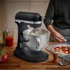 Stoječi mešalnik ARTISAN 5KSM60SPX, 5,6 l, mat črna, KitchenAid