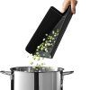 Deska za rezanje CHOP2POT 60205, 45 x 26 cm, črna, plastika, Joseph Joseph