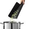 Deska za rezanje CHOP2POT 60202, 38 x 21 cm, črna, plastika, Joseph Joseph
