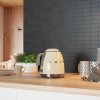 200195 1 smeg konvice mini kremova scena 02