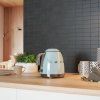Električni kotliček 50'S STYLE MINI KLF05PBEU, 800 ml, pastelno modra, Smeg