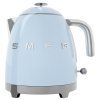 Električni kotliček 50'S STYLE MINI KLF05PBEU, 800 ml, pastelno modra, Smeg