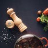 224766 2 mlynek na sul classic 21 cm hneda drevo le creuset