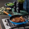 223707 2 mlynek na pepr classic 21 cm satin black plast le creuset