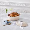 224724 1 kastrol signature 29 cm 4 7 l ovalny meringue litina le creuset
