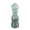 224511 3 mlynek na pepr classic 21 cm sea salt plast le creuset