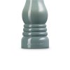 224511 6 mlynek na pepr classic 21 cm sea salt plast le creuset