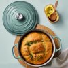 224577 2 kastrol signature 20 cm 2 4 l sea salt litina le creuset