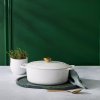 224436 1 kastrol signature 31 cm 6 3 l ovalny white litina le creuset