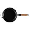 223794 7 panev na smazeni signature 28 cm satin black litina le creuset