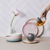 224235 1 prilohovy talir coupe 22 cm shell pink kamenina le creuset