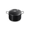 225243 3 hrnec essential 24 cm 6 l cerna hlinik le creuset