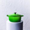 224421 3 kastrol signature 24 cm 4 2 l bamboo litina le creuset