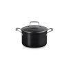 224205 kastrol essential 20 cm 3 8 l cerna hlinik le creuset