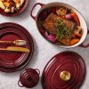 223908 1 kastrol signature 29 cm 4 7 l ovalny garnet litina le creuset