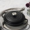 224319 2 kastrol signature 30 cm 3 5 l satin black litina le creuset