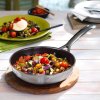 223329 2 neprilnava panev classic 24 cm stribrna nerezova ocel le creuset