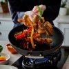 223206 1 neprilnava panev toughened 30 x 11 5 cm cerna hlinik le creuset