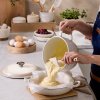 224991 4 kastrol signature 26 cm 2 2 l meringue litina le creuset