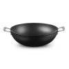 224361 wok toughened 32 cm 6 l cerna hlinik le creuset