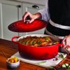 223920 2 kastrol signature 31 cm 6 3 l ovalny cerise litina le creuset