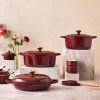 224694 4 kastrol signature 30 cm 3 5 l garnet litina le creuset