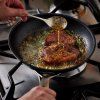 223803 2 neprilnava panev toughened 30 cm cerna hlinik le creuset