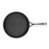 223803 7 neprilnava panev toughened 30 cm cerna hlinik le creuset
