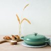 224325 2 kastrol signature 26 cm 2 2 l sea salt litina le creuset