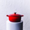 224475 3 kastrol signature 20 cm 2 4 l cerise litina le creuset