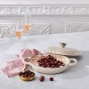 223299 2 kastrol signature 30 cm 3 5 l meringue litina le creuset