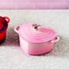 224490 1 uchyt na poklici signature heart 4 7 cm stribrna nerezova ocel le creuset