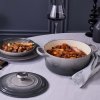 223929 1 kastrol signature 24 cm 4 2 l flint litina le creuset