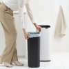 225855 7 dotykovy odpadkovy kos bo 30 l matna cerna ocel brabantia