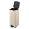 225912 9 pedalovy odpadkovy kos bo 30 l jemne bezova ocel brabantia