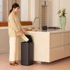 225963 2 dotykovy odpadkovy kos bo 30 l mineralni seda ocel brabantia