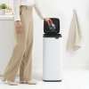 225963 5 dotykovy odpadkovy kos bo 30 l mineralni seda ocel brabantia