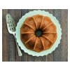 149978 2 forma na babovku goticka vaulted cathedral bundt stribrna nordic ware