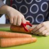 232177 4 skrabka na zeleninu le petit chef cervena bukove drevo opinel