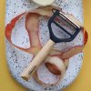232144 4 skrabka na zeleninu t duo modra bukove drevo opinel